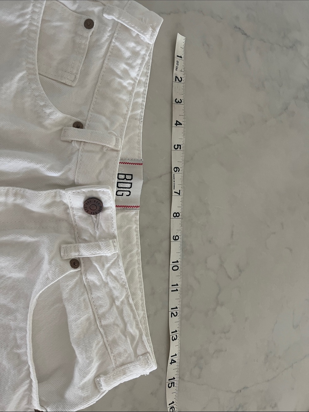 Urban Outfitters BDG White High-Rise Raw-Hem Denim Shorts - Picture 2 of 8